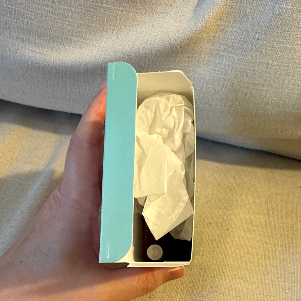 Clinique Fan Favorites 3 Piece Gift Set - Picture 6 of 7